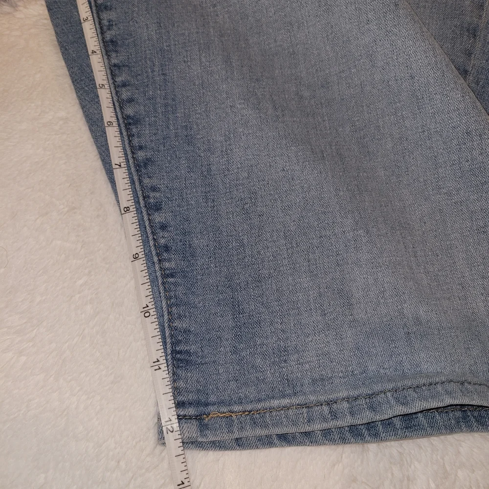 Levis levi jean